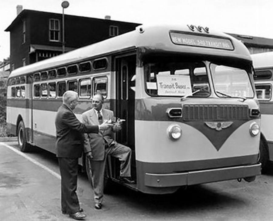  Checker 340 Transit Bus 1953 года  (фото 1 из 3)